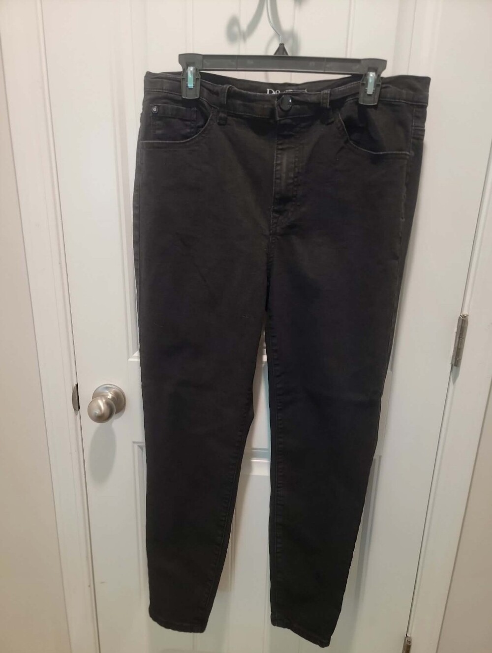 DG2 by Diane Gillman Size 16T Skinny Leg Black Denim Blue Jeans 28.5" Inseam